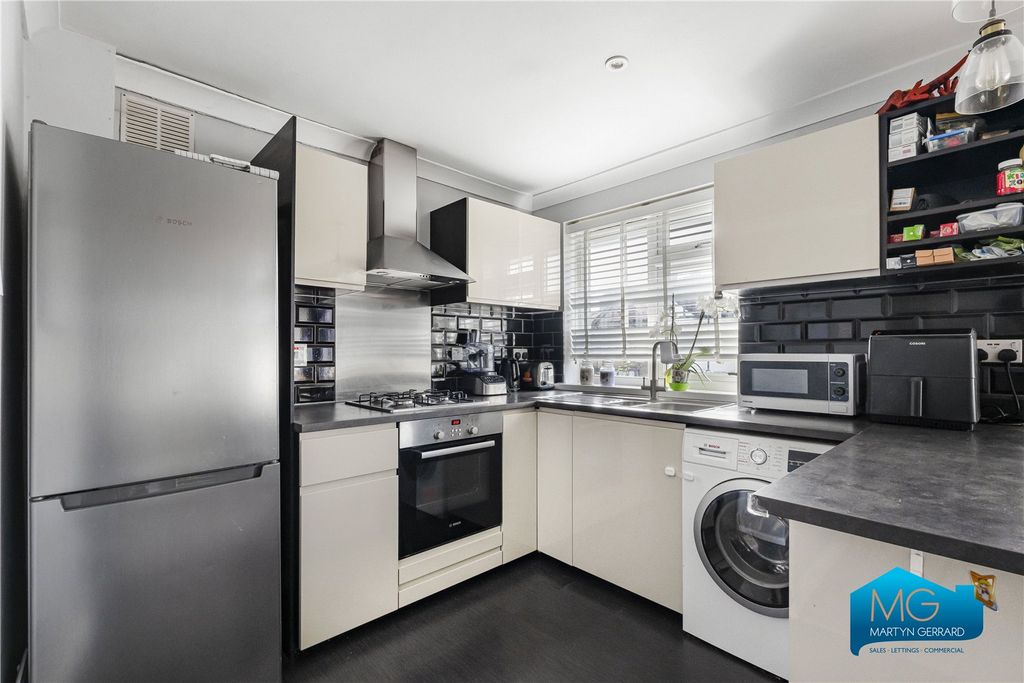 Property photo 1 of 16 Picture No. 12