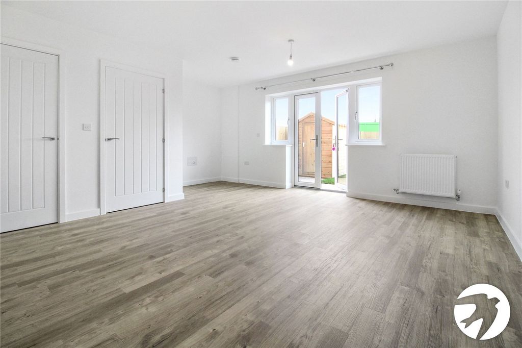 Property photo 2 of 12 Lounge