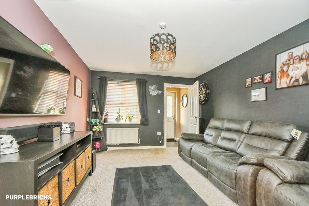 Property photo 3 of 14