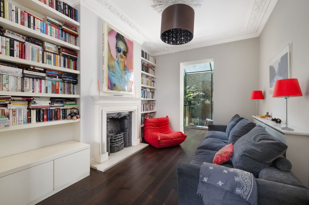 Property photo 1 of 12