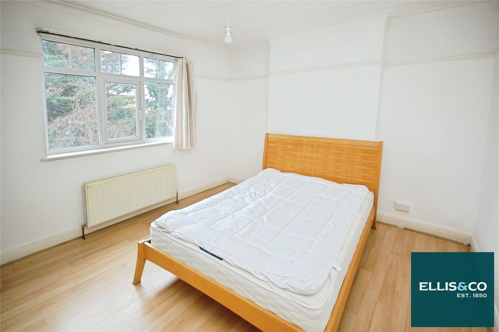 Property photo 3 of 9 Picture No. 41
