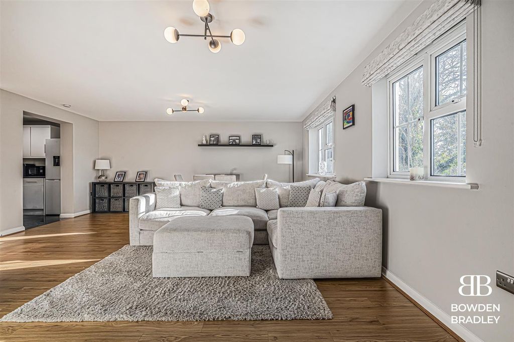 Property photo 2 of 15 A7_09284-Hdr.Jpg