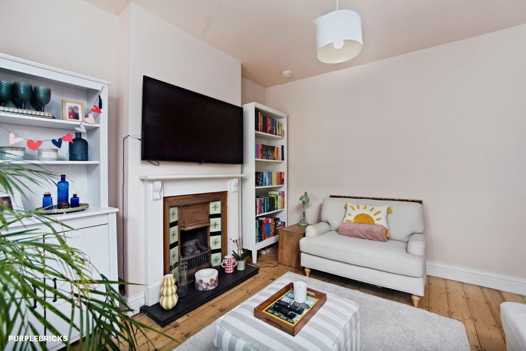 Property photo 3 of 17