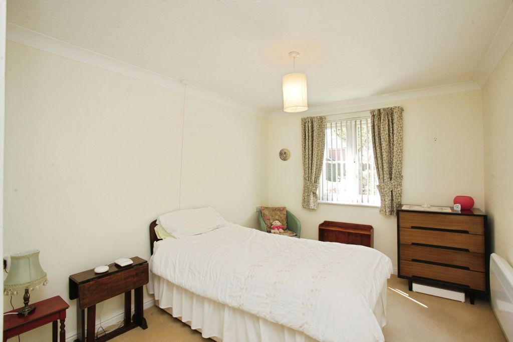 Additional image 5 of 2 bed flat for saleRoss Court, Rugby CV21