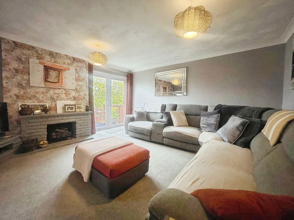 Property photo 2 of 12 Pbox-Img.Jpg