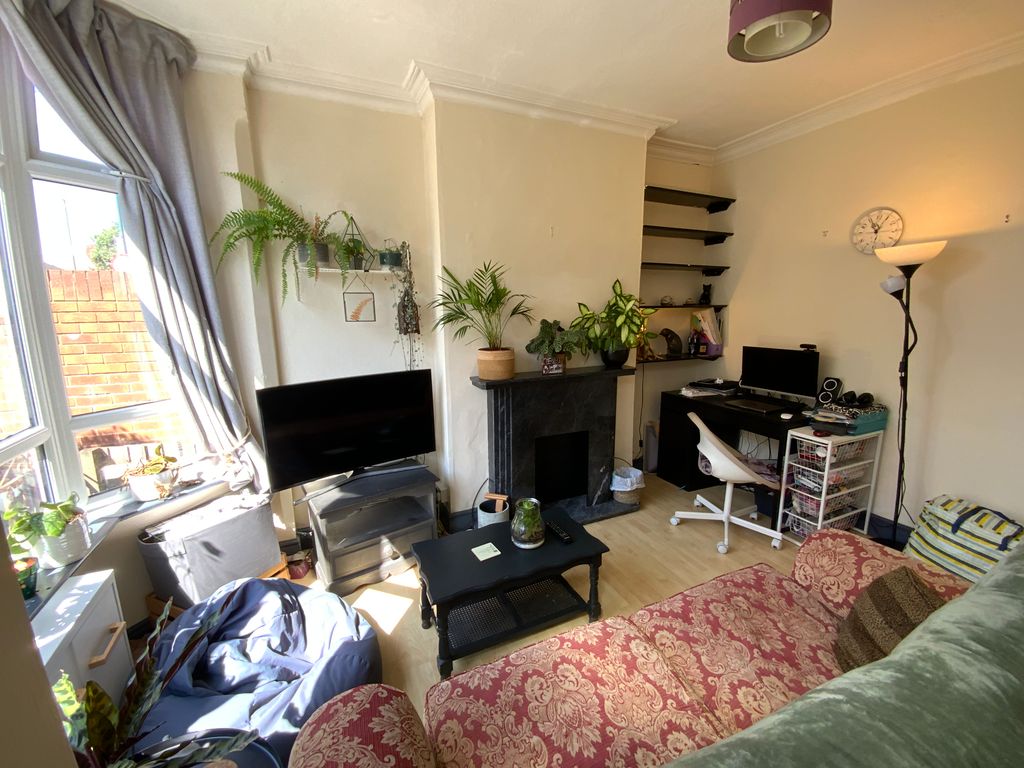 Property photo 2 of 14 Img_1814