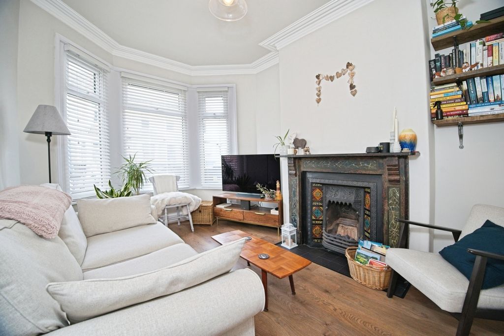 Property photo 2 of 31 Pbox-Img.Jpg