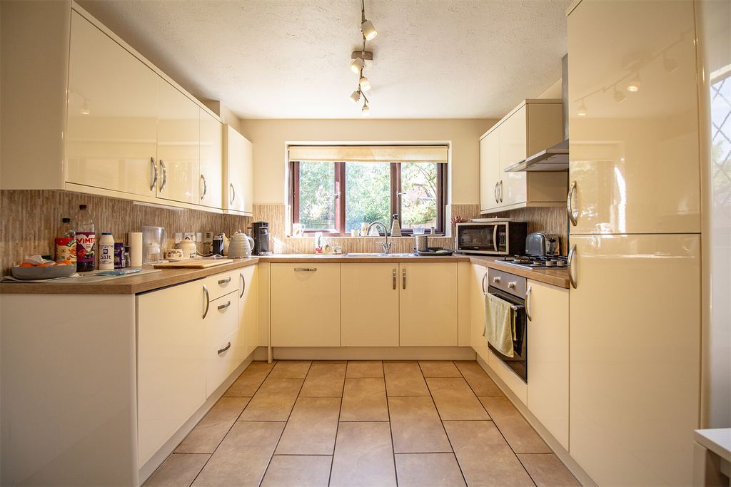 Property photo 3 of 38 Kitchen