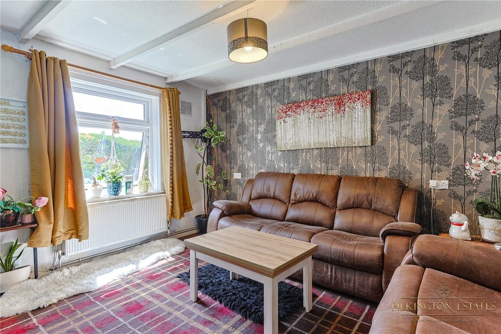Property photo 2 of 15 4275211