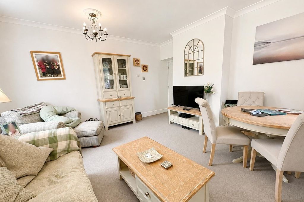 Property photo 2 of 9 5215524