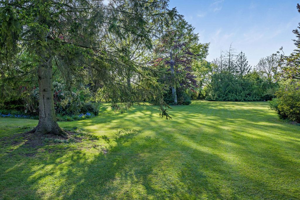 Property photo 3 of 22 Picture No. 14