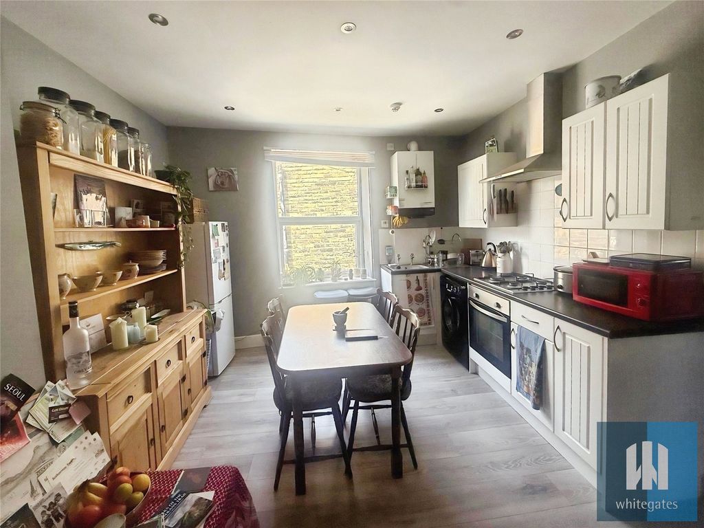 Property photo 2 of 10 Picture No. 06