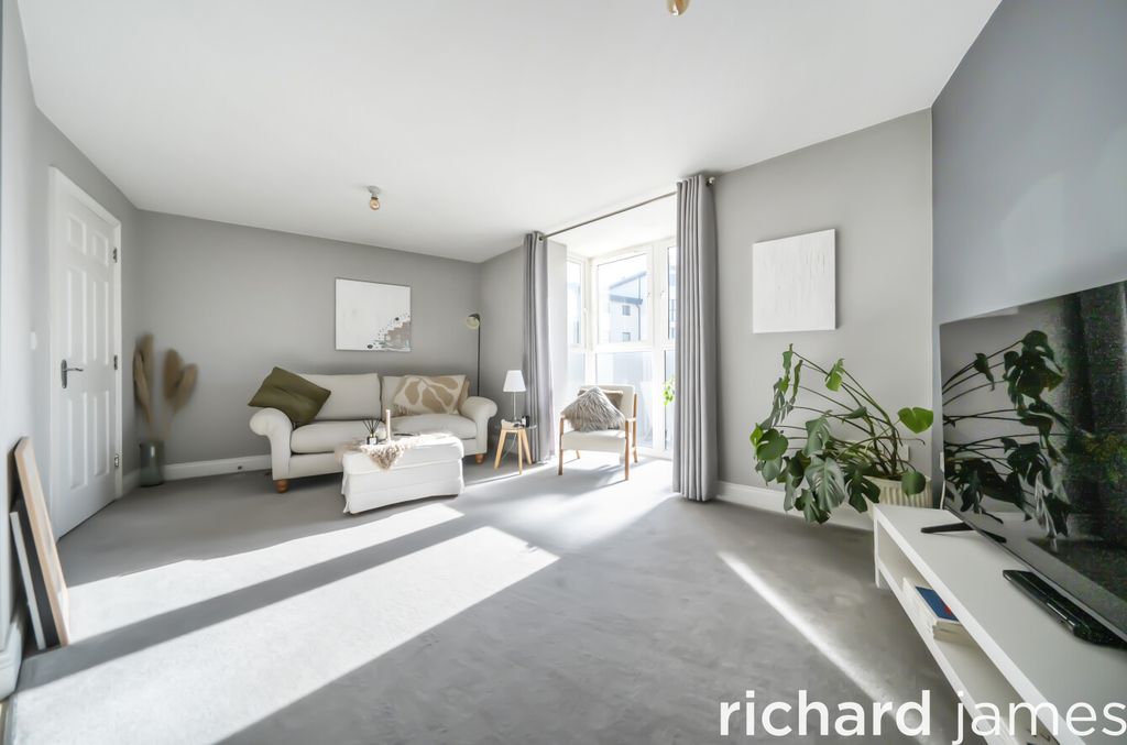 Property photo 3 of 11 02ce79dc69534Beca3F6c862A9028266