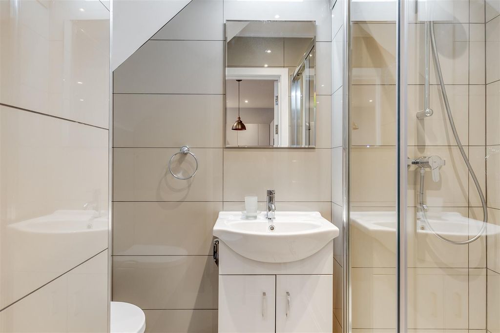 Property photo 3 of 7 Devonshire Mews, 9 Gff-12.Jpg