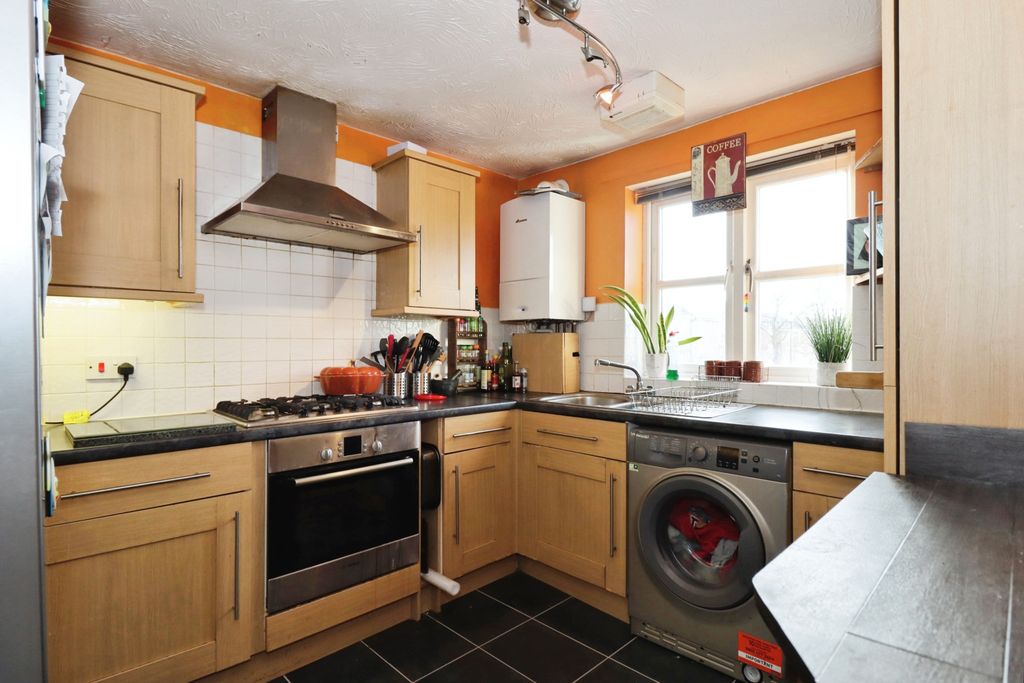 Property photo 2 of 17 Kitchen