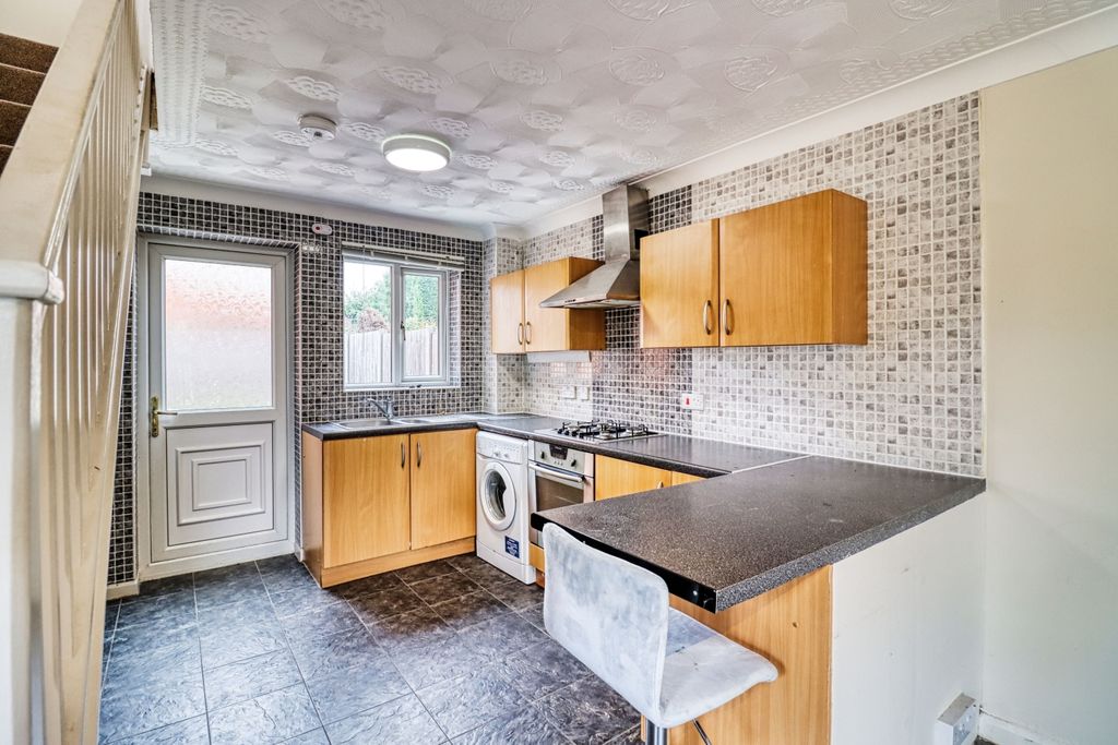 Property photo 3 of 14 Kitchen