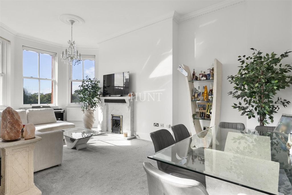 Property photo 2 of 26