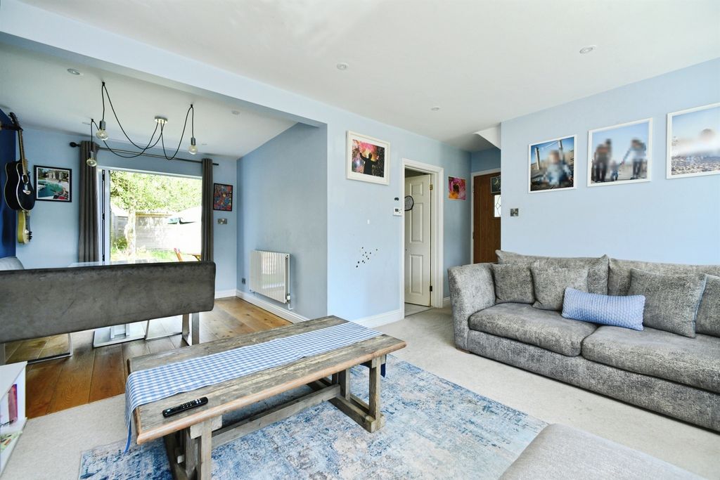 Property photo 3 of 17