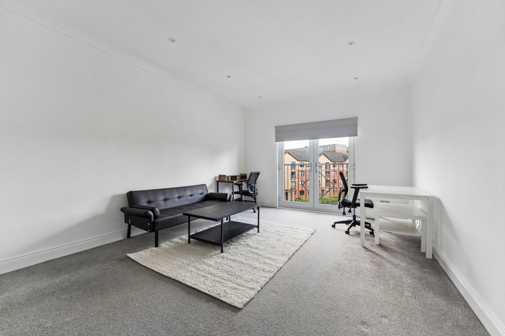 Property photo 2 of 18 Picture No. 03