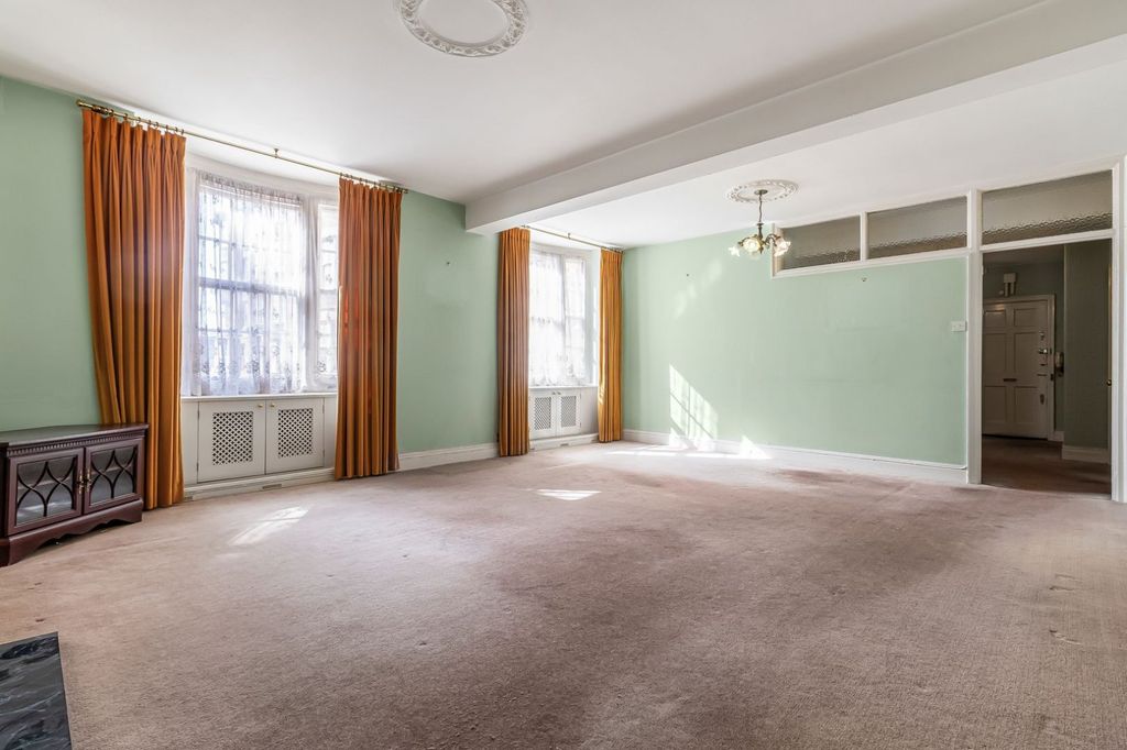 Property photo 2 of 13 Picture 2