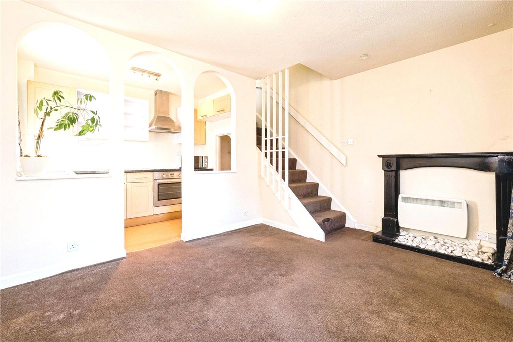 Property photo 2 of 17 Picture No. 24