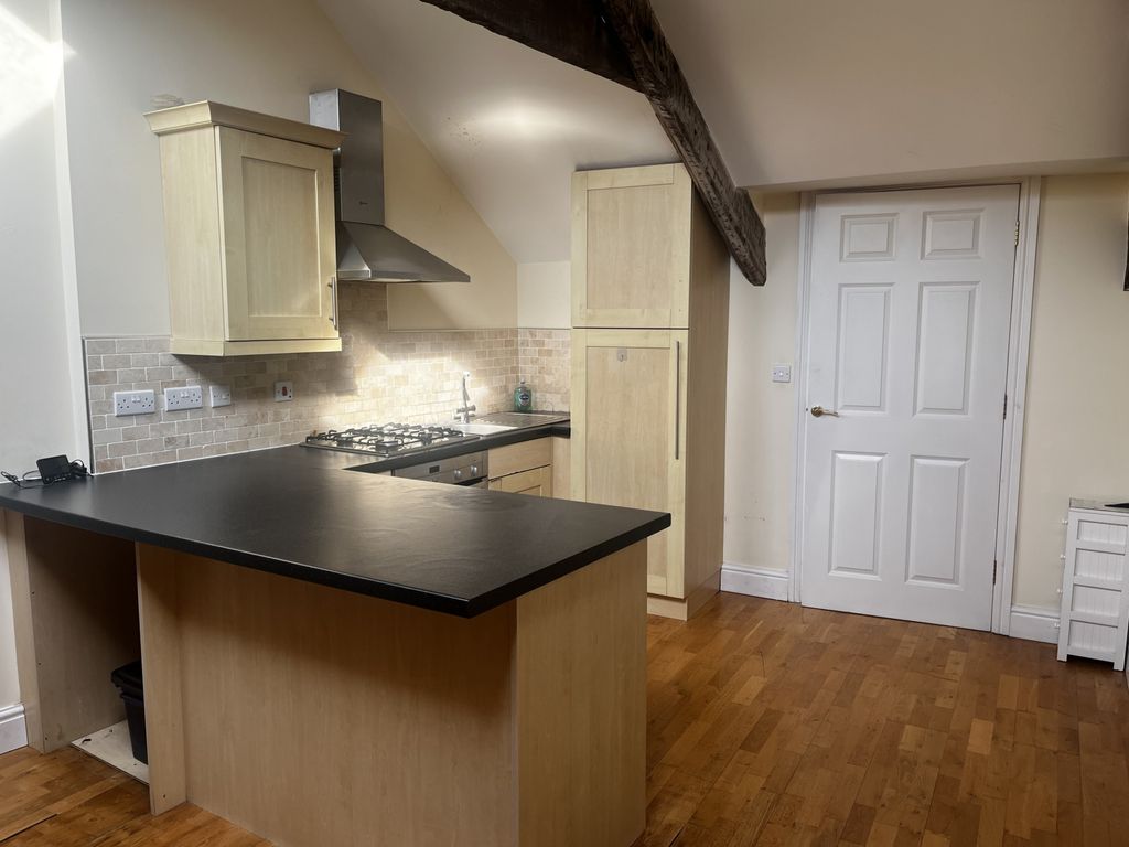 Property photo 3 of 8 Gallery