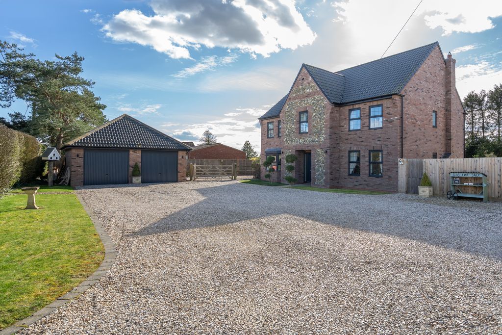 Property photo 1 of 30