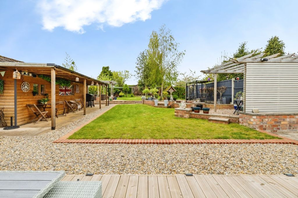 Property photo 3 of 32