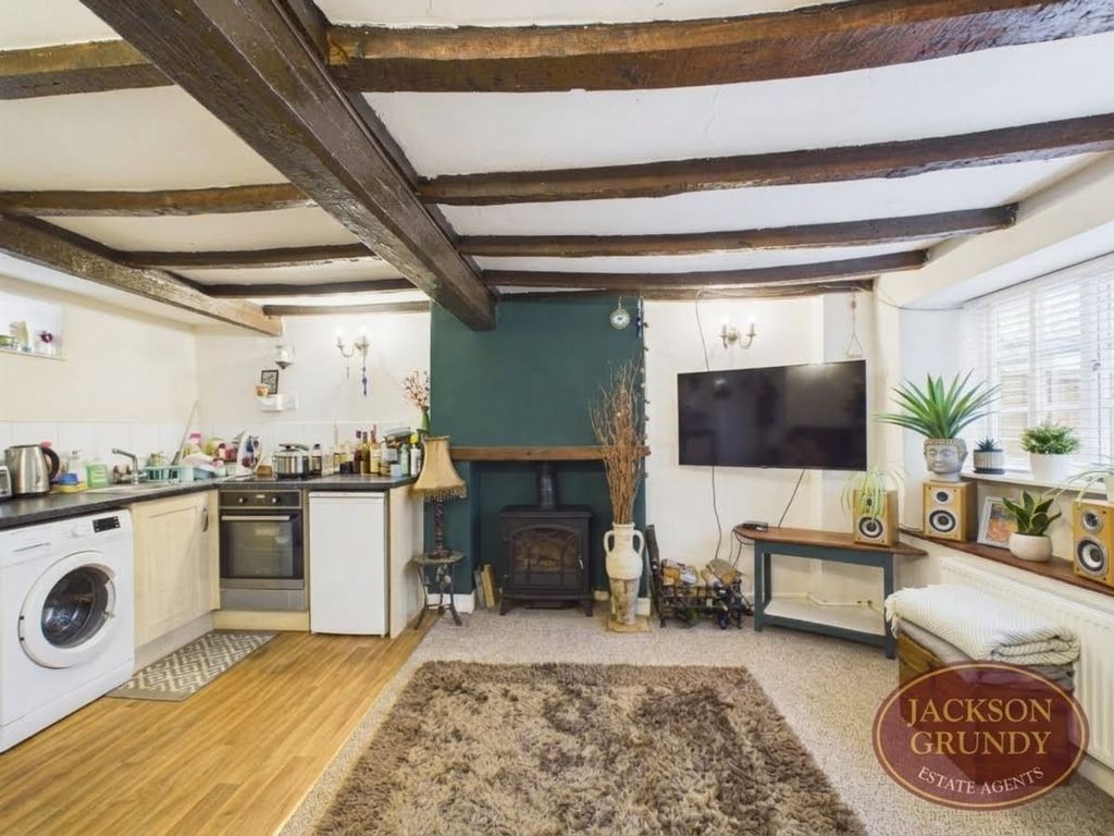 Property photo 3 of 10 High Street