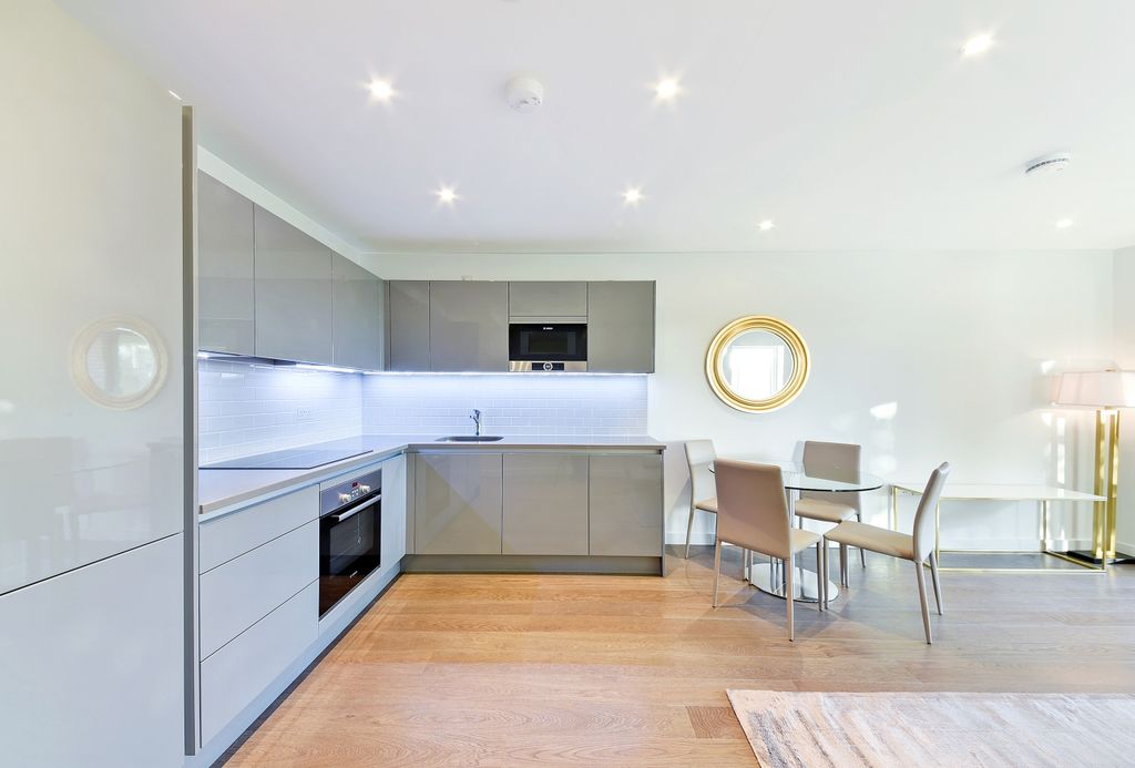 Property photo 2 of 6 Kitchen