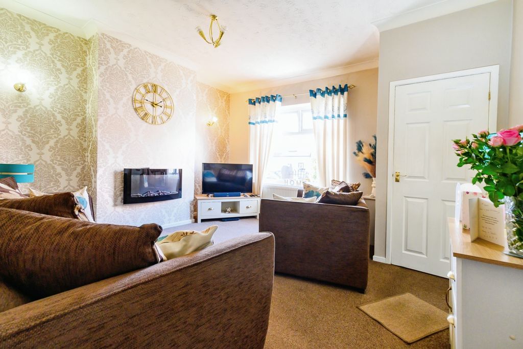 Property photo 2 of 17 Living Room
