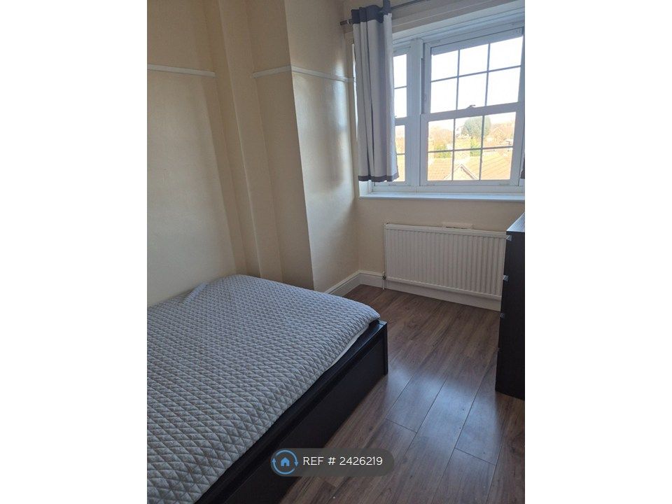 Property photo 2 of 11 Room