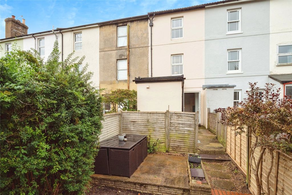 Property photo 3 of 11 Picture No. 16