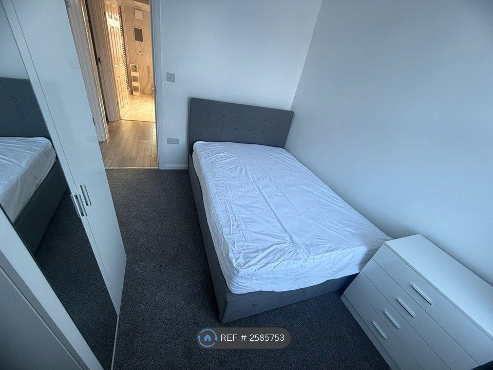 Property photo 1 of 6 Last Room Left