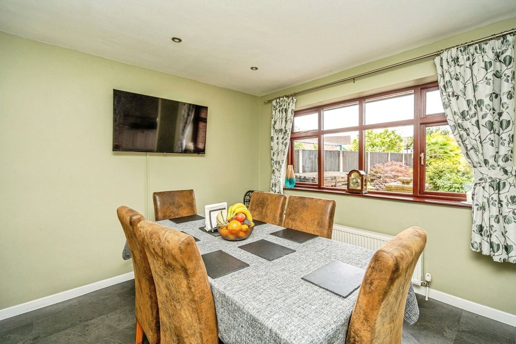 Property photo 3 of 19 Kitchen/Diner