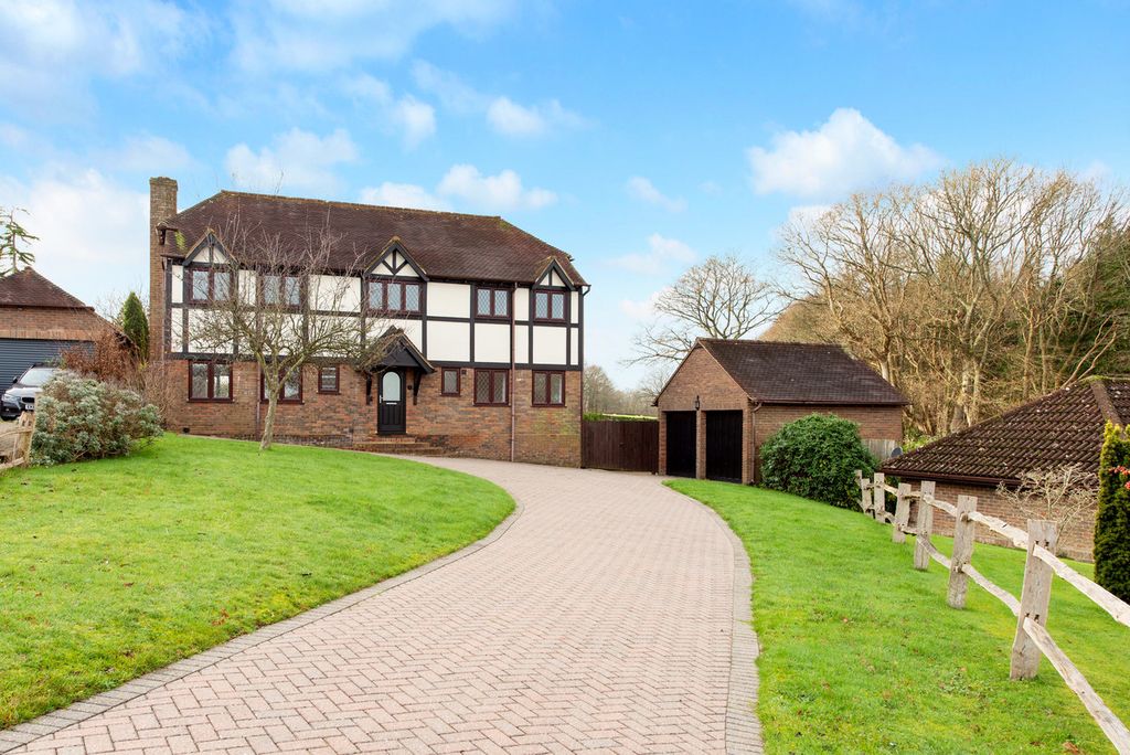 Property photo 1 of 32