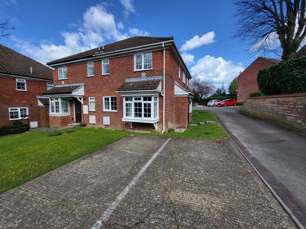 Property photo 1 of 16 1 Bedroom Cluster House For Sale