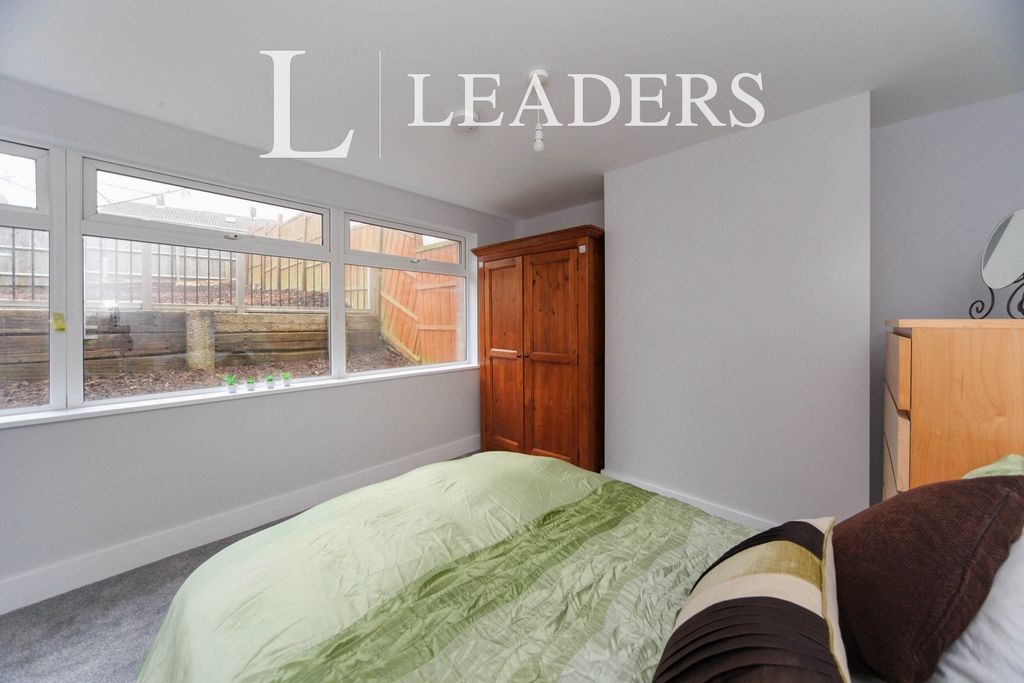 Property photo 3 of 8 c