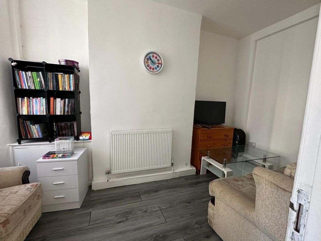 Property photo 1 of 6