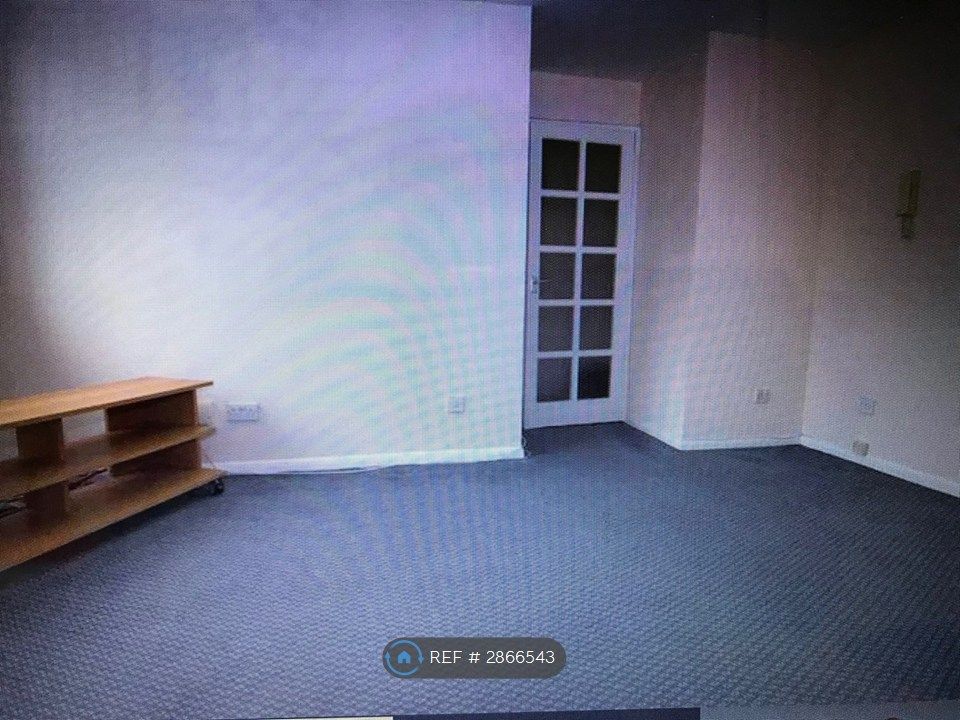 Property photo 2 of 6 Lounge