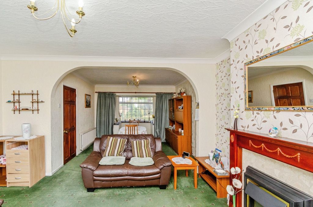 Property photo 2 of 15 Photo