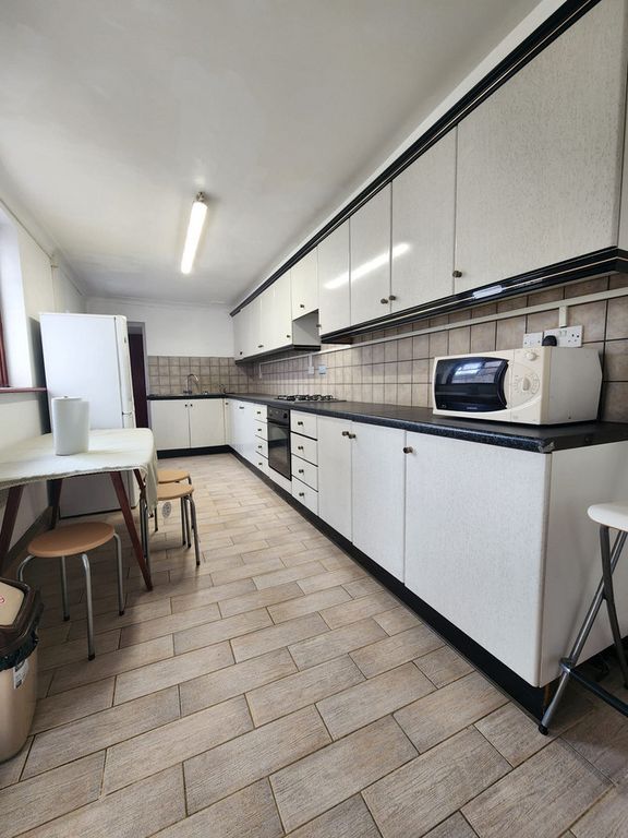 Property photo 2 of 3