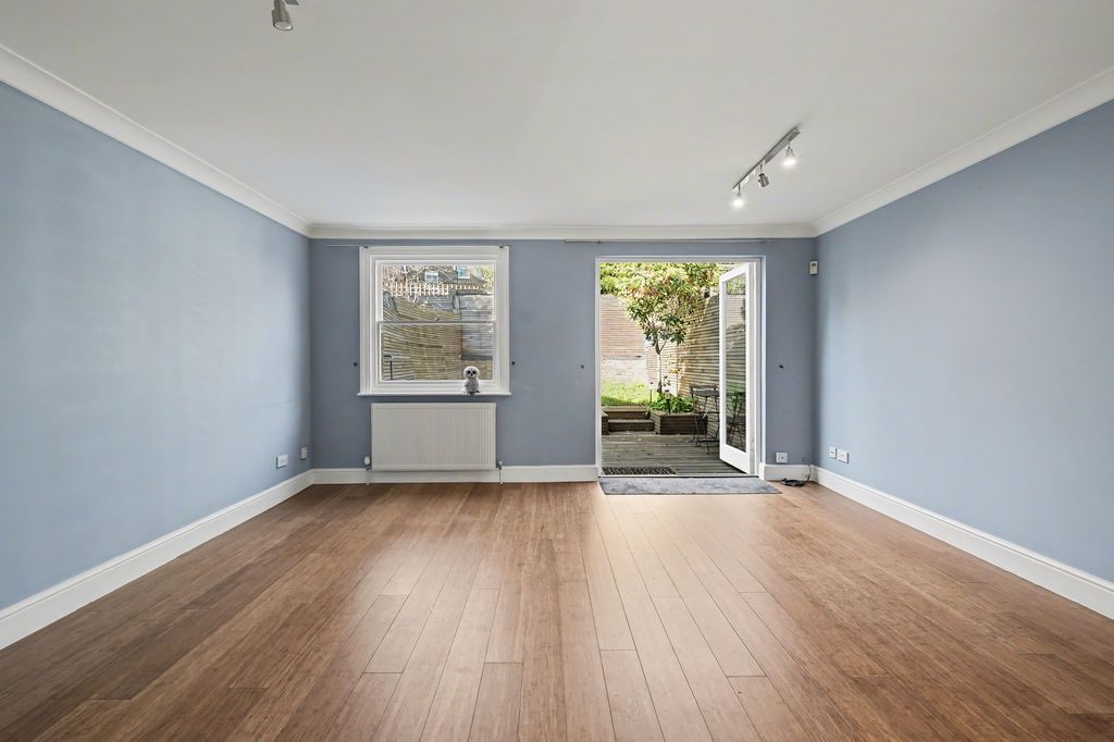 Property photo 2 of 10 Photo 6