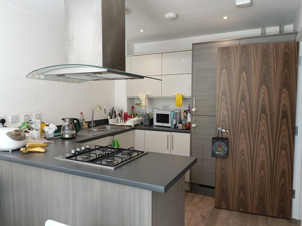 Property photo 2 of 7 Kitchen