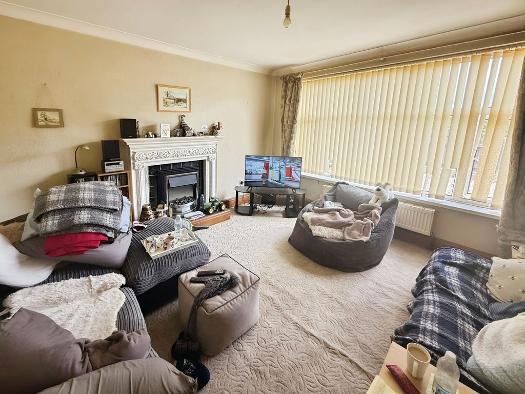 Property photo 3 of 18 Living Room (Gf)