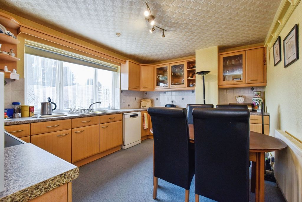 Property photo 3 of 17 Pbox-Img.Jpg