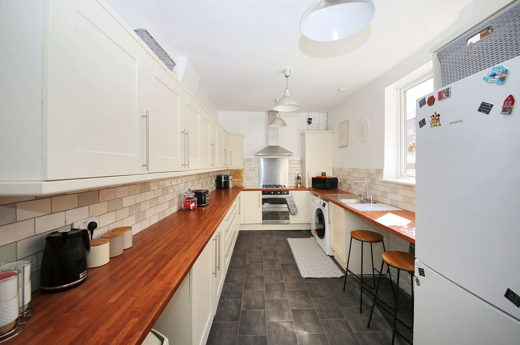 Property photo 3 of 24
