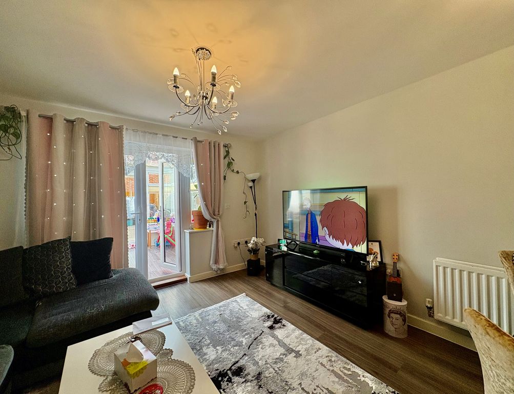 Property photo 1 of 12 Bathroom