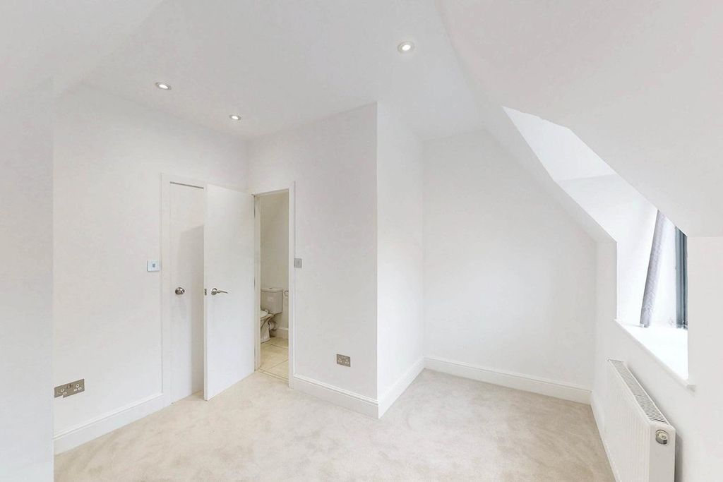 Property photo 3 of 17 W15 - Copy.Jpg