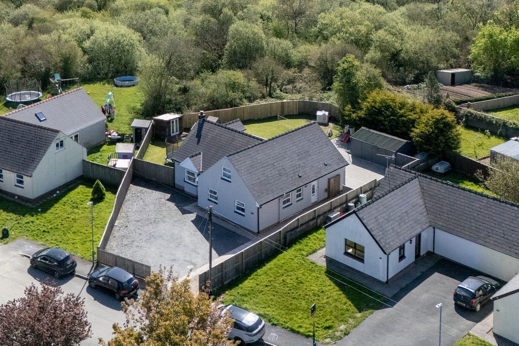 Property photo 1 of 35